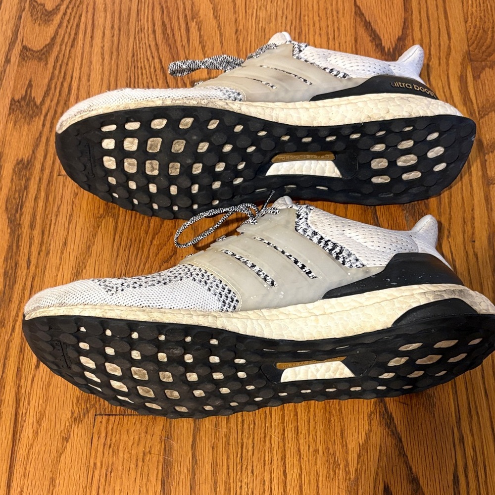Adidas Ultra Boost Men's White and Black Athletic Shoes - Picture 5 of 5